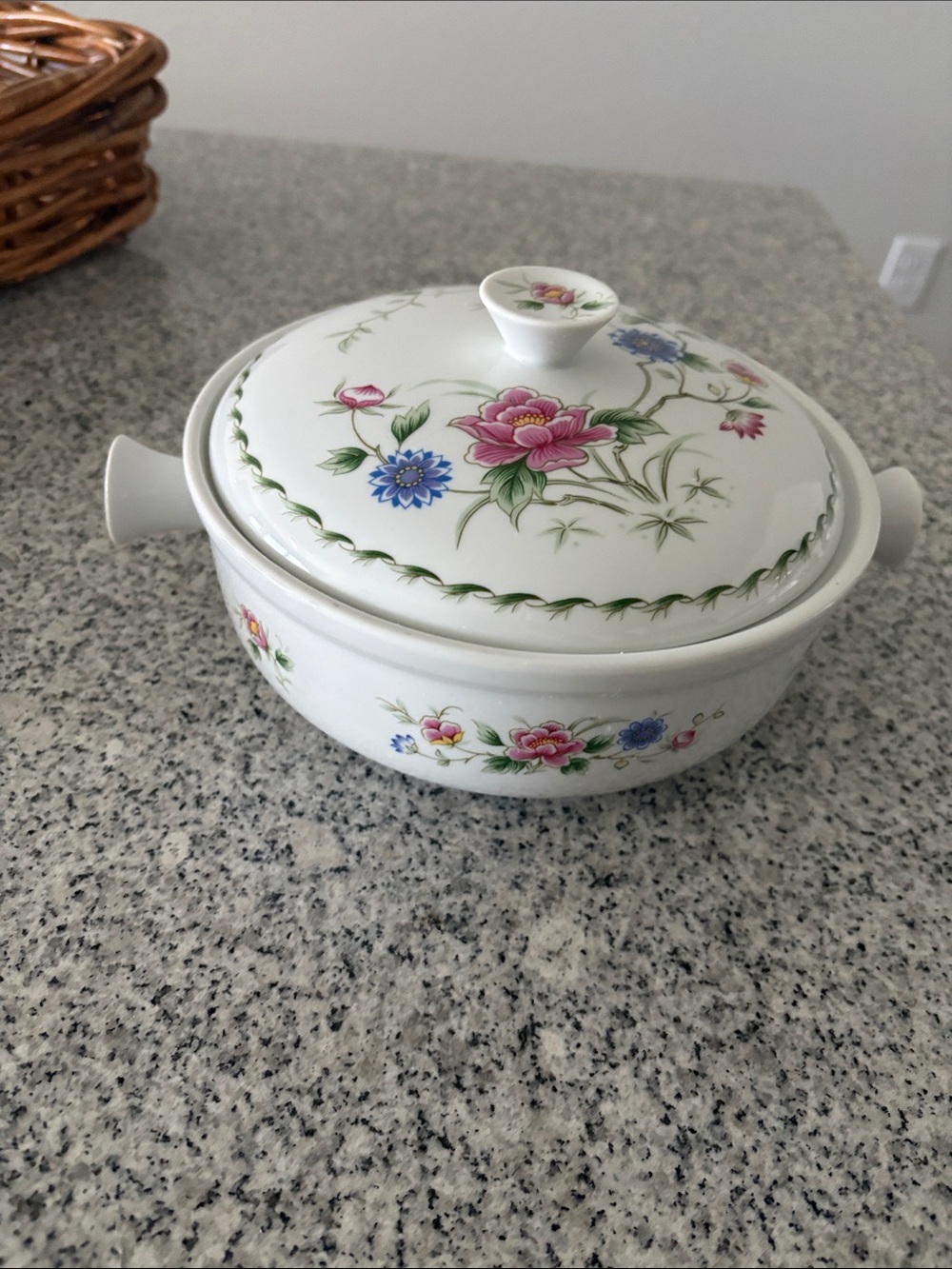 Andrea by Sadek “Spring Night” lidded casserole dish. 1q. No chips, no marks